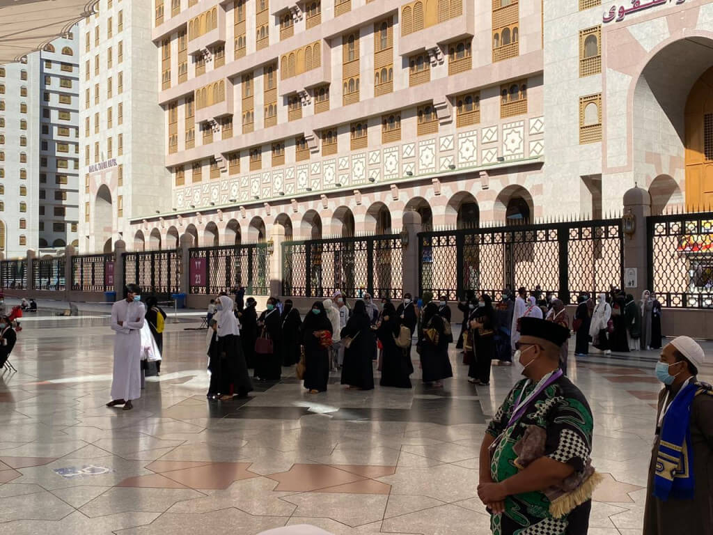 pintu 25 wanita Raudhah.jpg