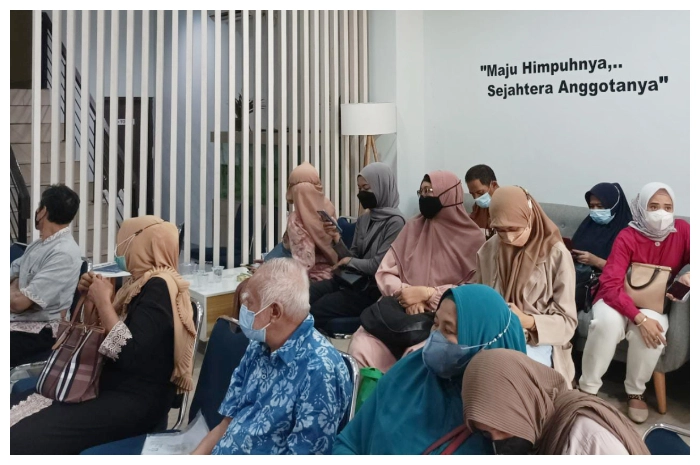 Kegiatan vaksinasi di Graha Himpuh.