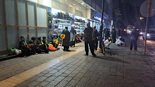 Jemaah umrah asal Jambi terlantar di Arab Saudi. (Foto: Dok. Pribadi Habib Agen PT MSI Jambi)