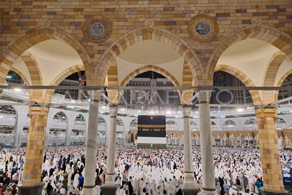 kepadatan-masjidil-haram-177q9-dom.jpg