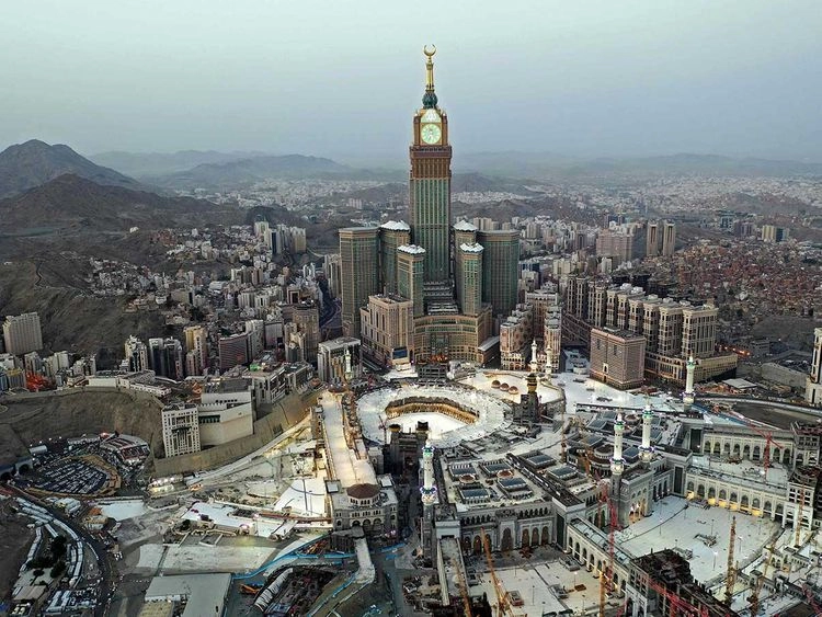 Saudi-Mecca-clock-_17245bb99a8_large.jpg