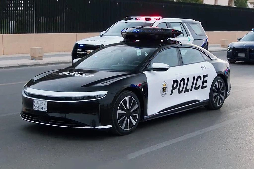 lucid-air-saudi-police-001.jpg