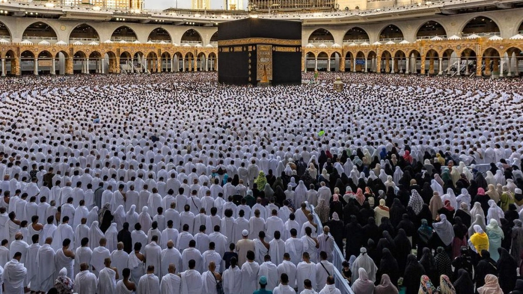 begini-suasana-salat-idul-fitri-di-masjidil-haram-5_169.jpeg
