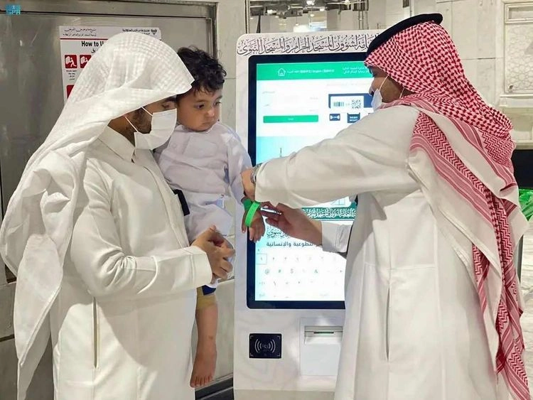 Saudi-Arabia--Ministry-offers-tips-for-parents-performing-Umrah-with-children_18ddb4c73f5_large.jpg