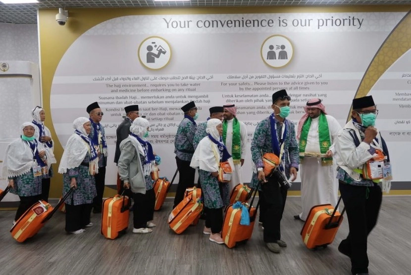 kedatangan-jamaah-calon-haji-indonesia-kloter-jkg-1-yang-_190708044929-895.jpg