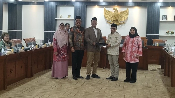 nusron-wahid-ditetapkan-jadi-ketua-pansus-haji-dpr_169.jpeg
