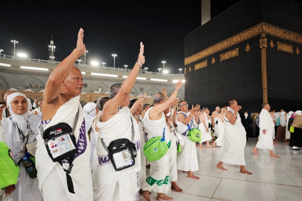 disiplin-dan-ramah-tamah-jemaah-haji-indonesia-dipuji-banyak-negara-12062025-075346.jpg