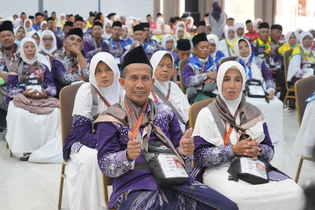 jemaah-haji-asal-indonesia-04052025-115325.jpg
