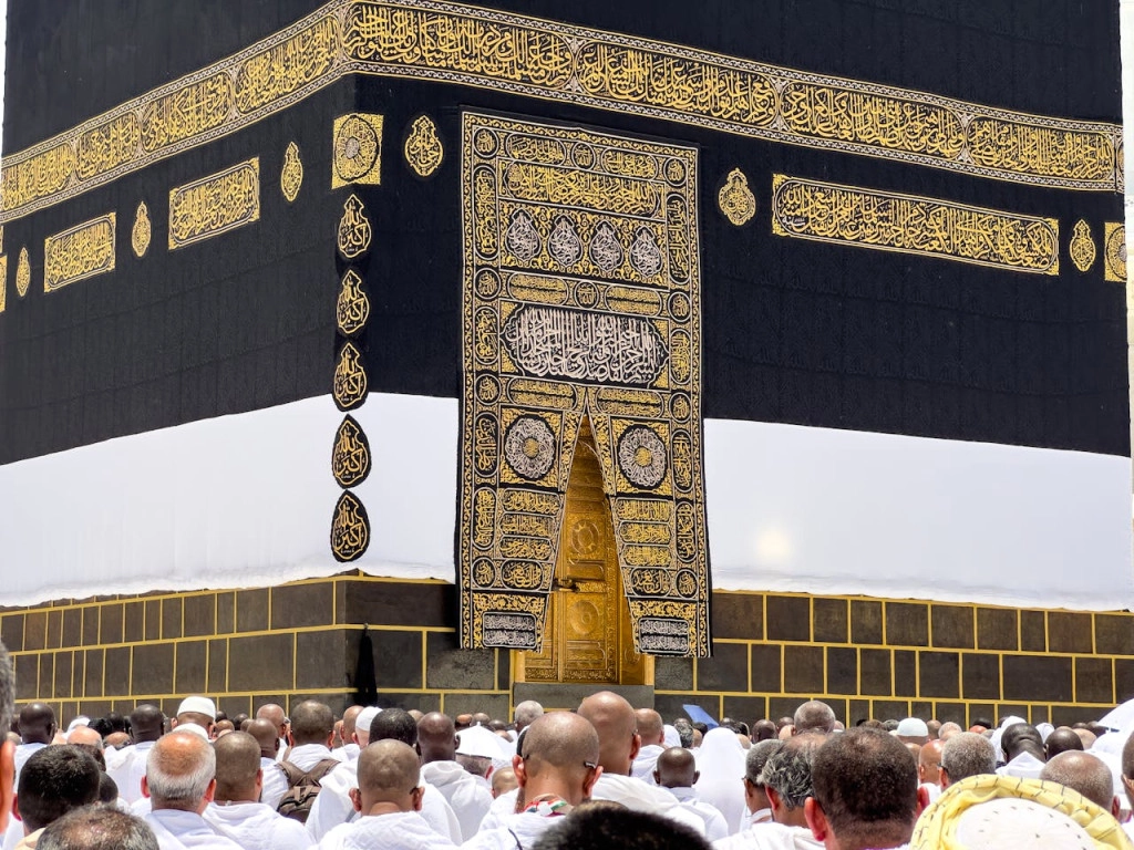 muslims_performing_hajj_al_tamattu.jpg
