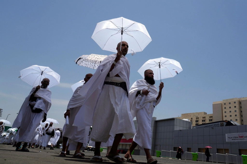 hajj-pilgrimage-mecca-heat-02.jpg