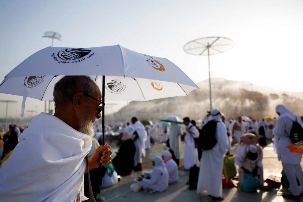 2024-06-15t044541z-720564756-rc2gb8a61i9b-rtrmadp-3-saudi-haj.JPG