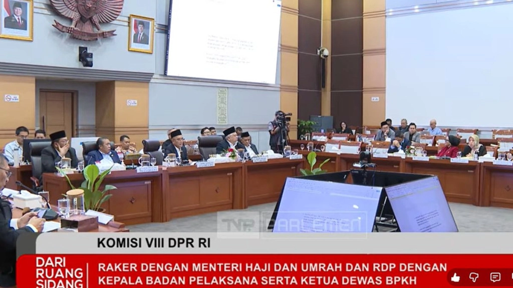 rapat-kerja-komisi-viii-dpr-ri-bersama-menteri-haji-dan-umrah-ri-dan-bpkh-jakarta-selasa-1472026-1784039733889_169.png.jpeg